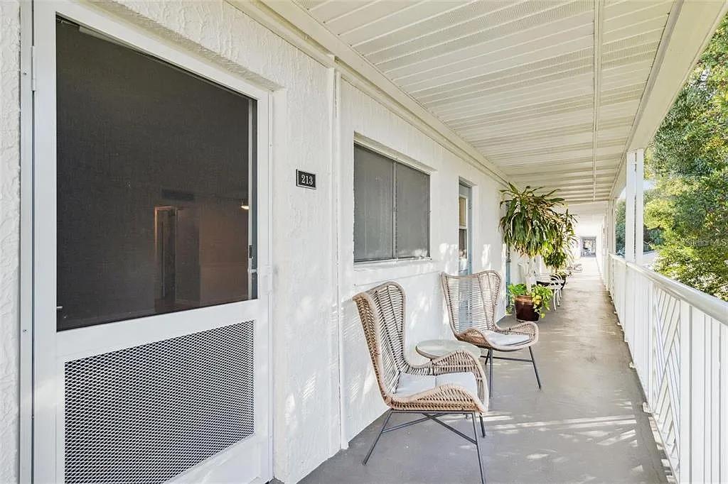 1 bed, 1.0 bath, 644 sqft, $1,400 — Photo 2