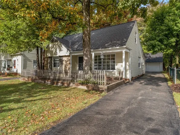 5279 Case Ave, Lyndhurst, OH 44124