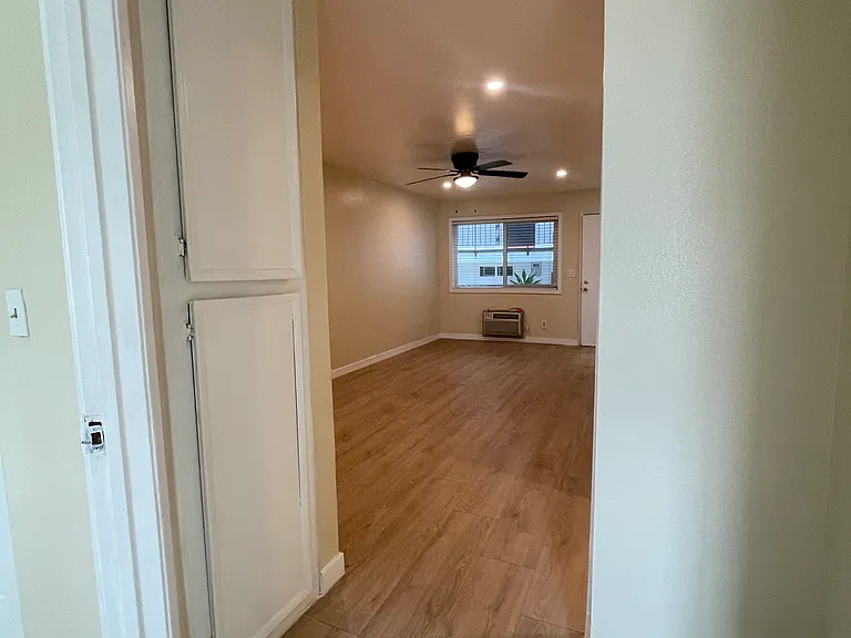 Genesis Apartments — Photo 41