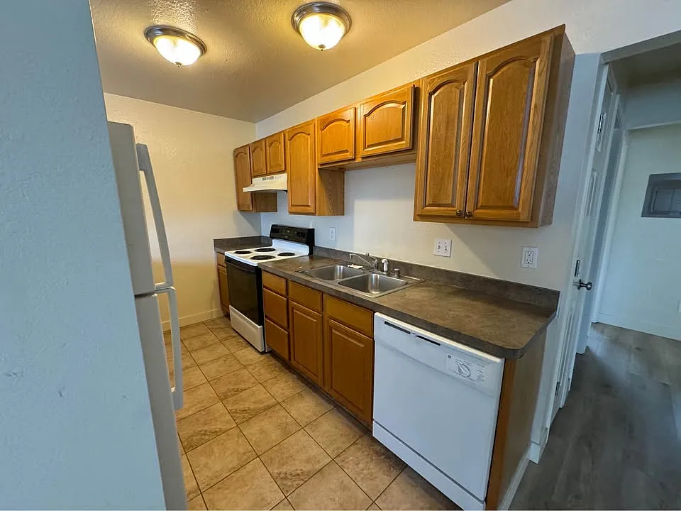 2 bed, 725 sqft, $1,450 — Photo 2
