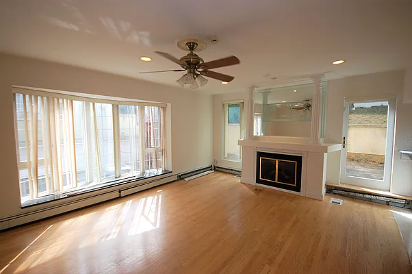 Rented by Re/Max In The City | media 19