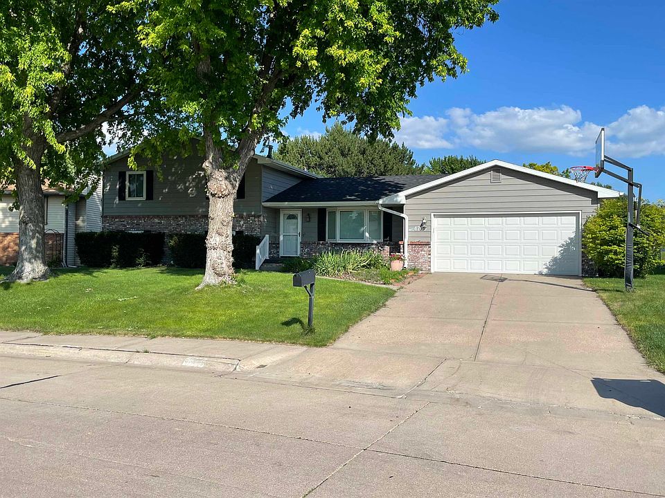 1st image of 4703 Parklane Dr