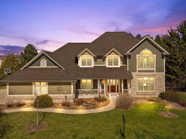 1360 Dove LANE, Grafton, WI 53024