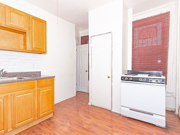 2nd image of 577 Saint Johns Pl #3C