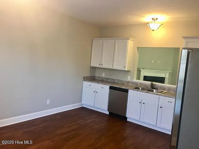 3 bed, 2.5 bath, $1,525 — Photo 3