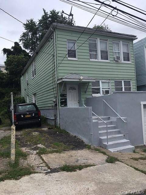 1st image of 127 Vineyard Ave