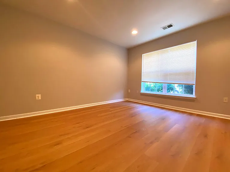 1124 Hampton St — Photo 5