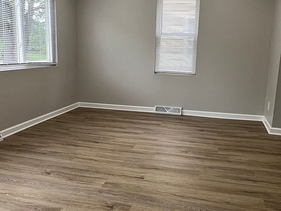Listed on Zillow, Trulia and HotPads! Living Room