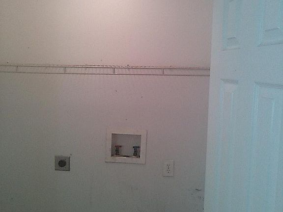 4th image of 1809 Old Roman St #A
