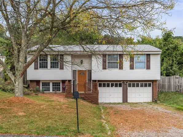 493 Rainier Dr, Pittsburgh, PA 15239