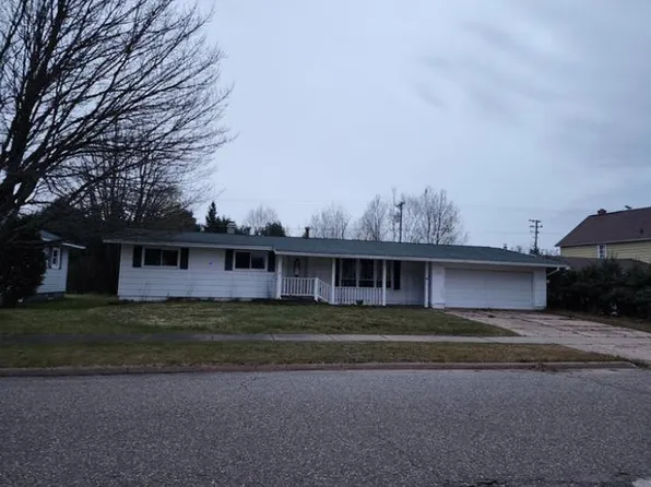 137 Hemlock St, Republic, MI 49879