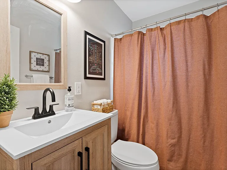 4207 N Normandie St — Photo 4