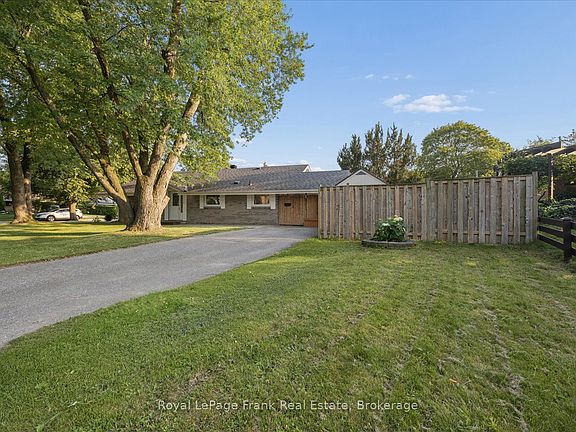 2nd image of 2 Rosswood Cres