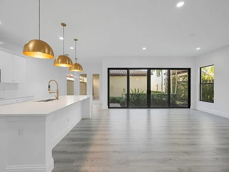 6020 Curie Pl — Photo 7