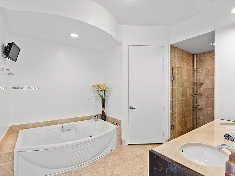 18201 Collins Ave #4209 — Photo 23