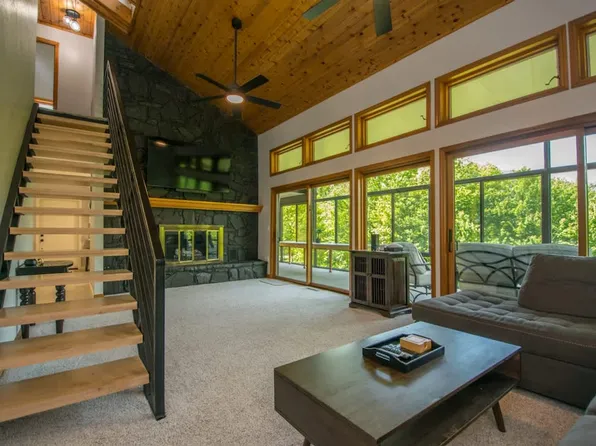 201 Bluebird Ln #Id1597162p, Maggie Valley, NC 28751