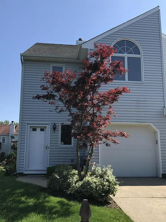 12 Shore Dr photo 1