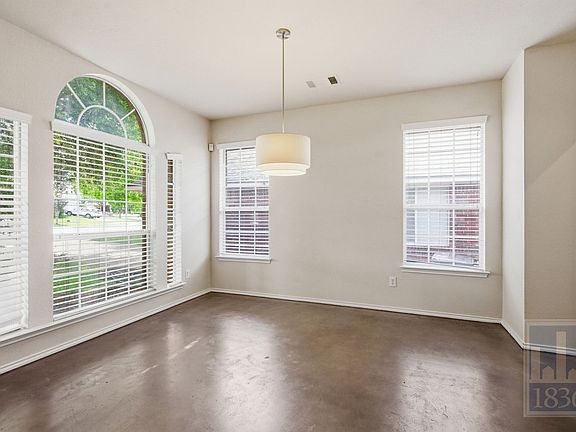 3rd image of 2217 Speidel Dr