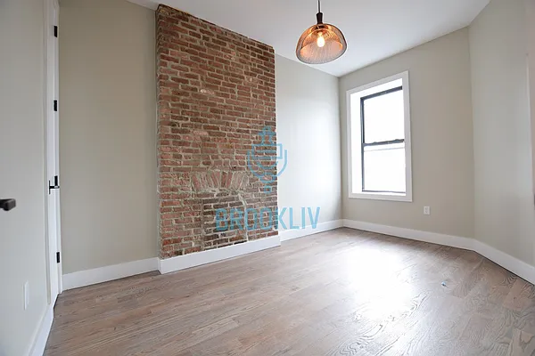 Rented by null | media 33