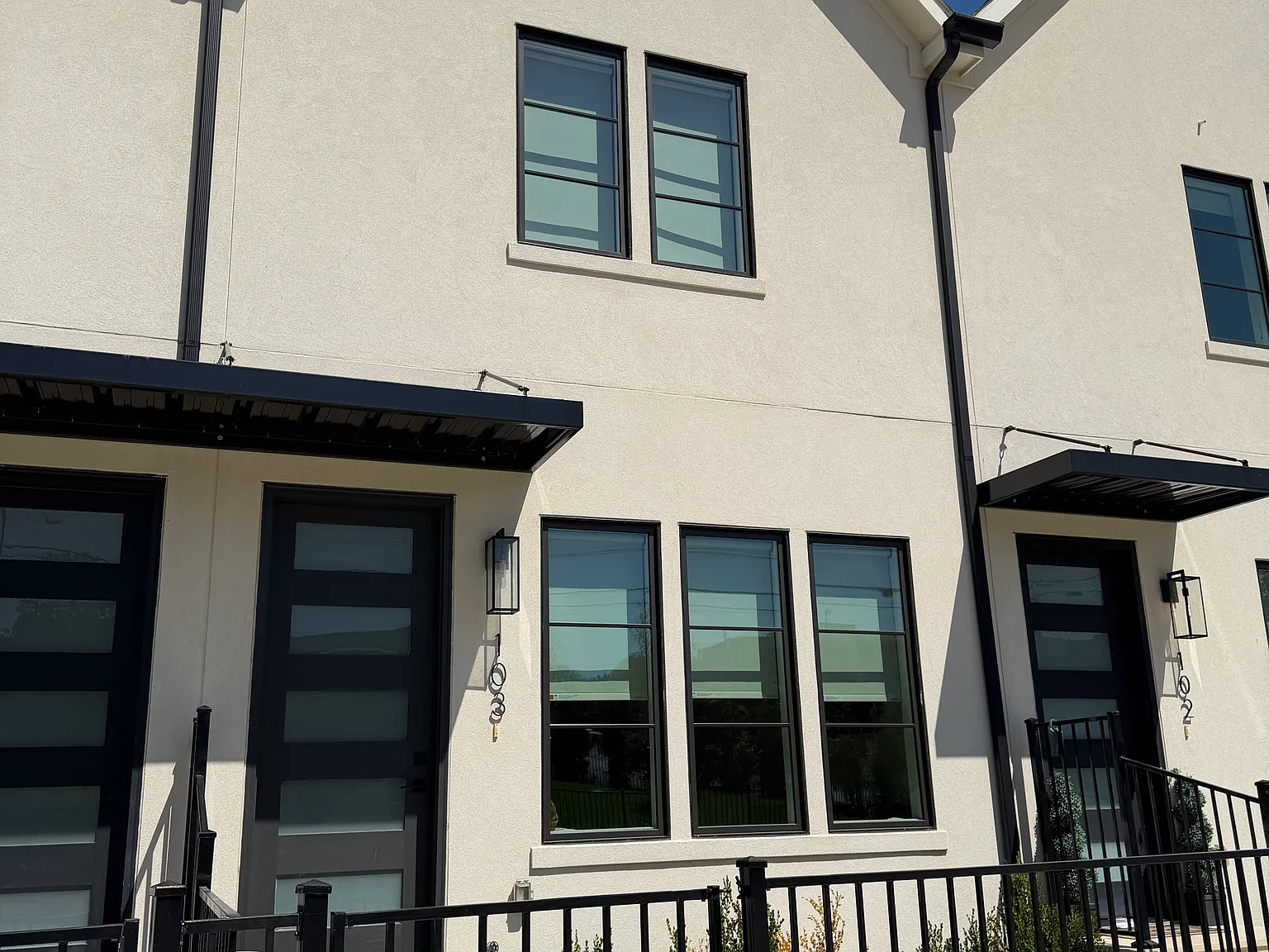 2 bed, 2.5 bath, 1410 sqft, $3,499 — Photo 2