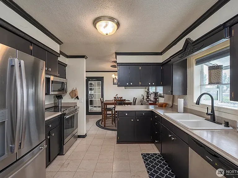 634 N Crestview Dr — Photo 6