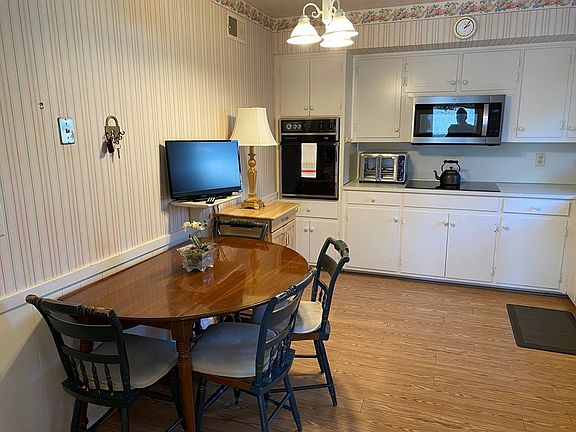 5th image of 2307 Winchester Dr