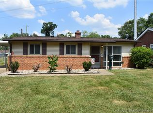 834 E Larkspur Dr, Jeffersonville, IN 47130