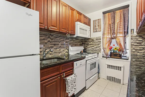 Sold by Douglas Elliman | media 14