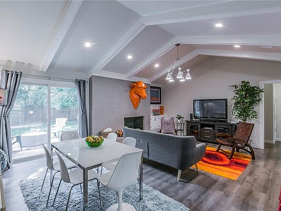 5th image of 10009 Oak Hollow Dr