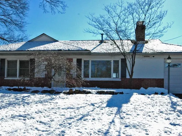 180 Oak Dr, Middlesex, NJ 08846