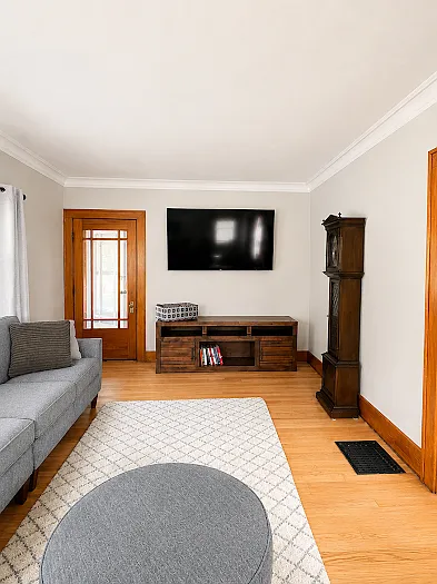 110 Elmwood St NE — Photo 1