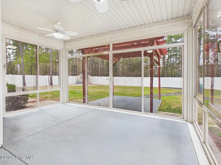 316 Pine Laurel Dr — Photo 35