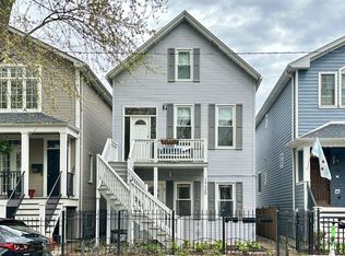 1738 W Nelson St #3, Chicago, IL 60657