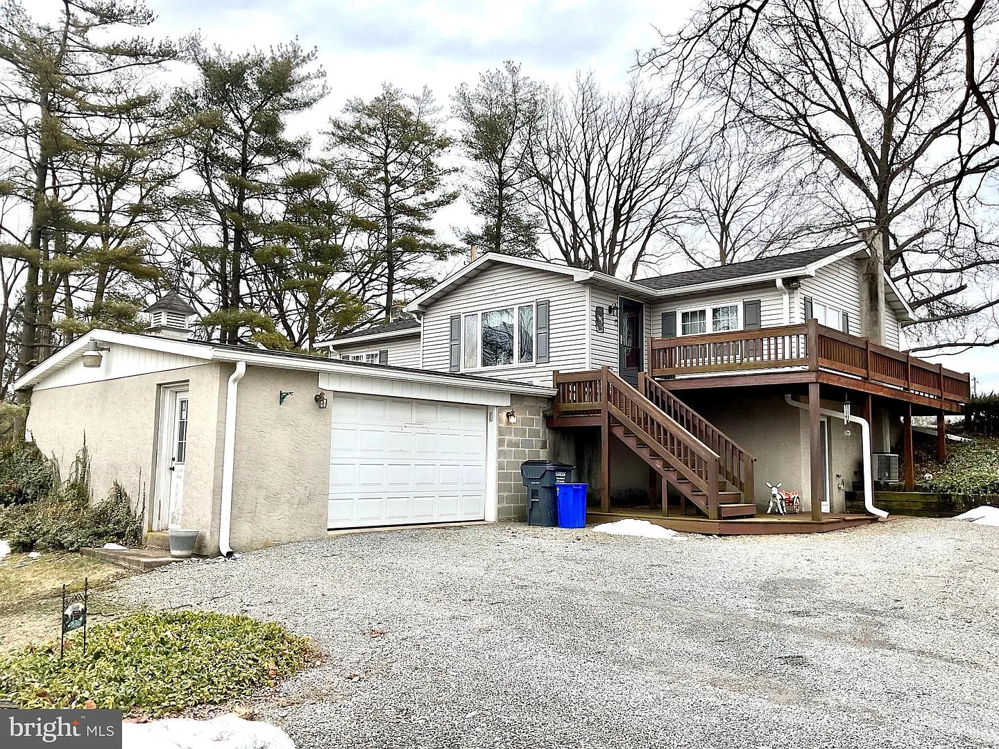 77 Paradise Ln photo 1