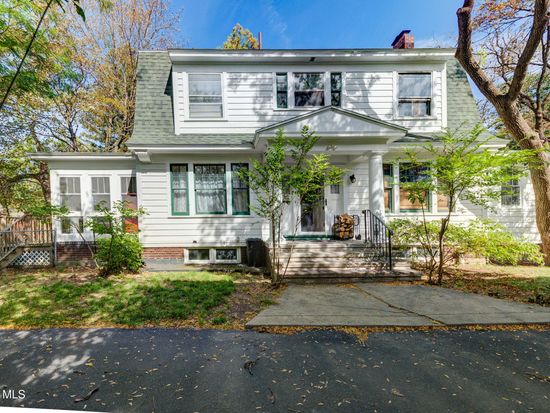 1053 Brierwood Boulevard, Schenectady, NY 12308