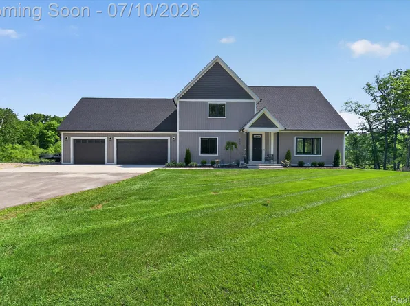 200 N Pleasant Valley Rd, Milford, MI 48380