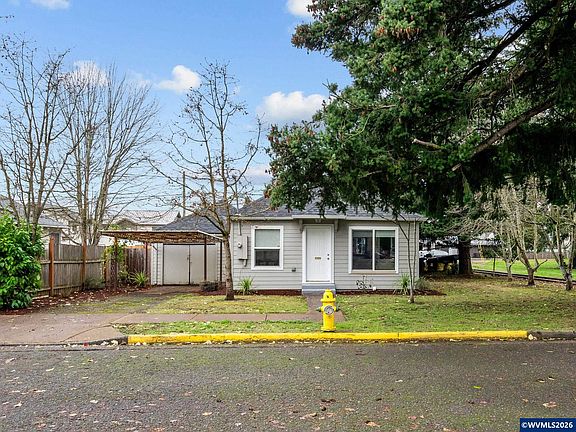 2nd image of 180 Eaton St