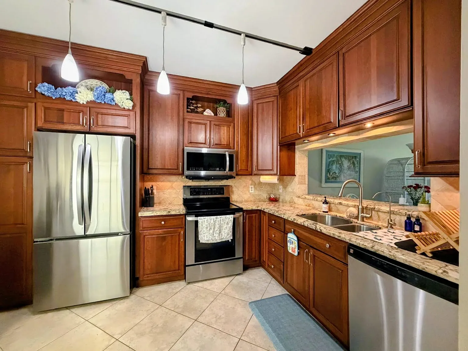 2 bed, 1250 sqft, $2,850 — Photo 3