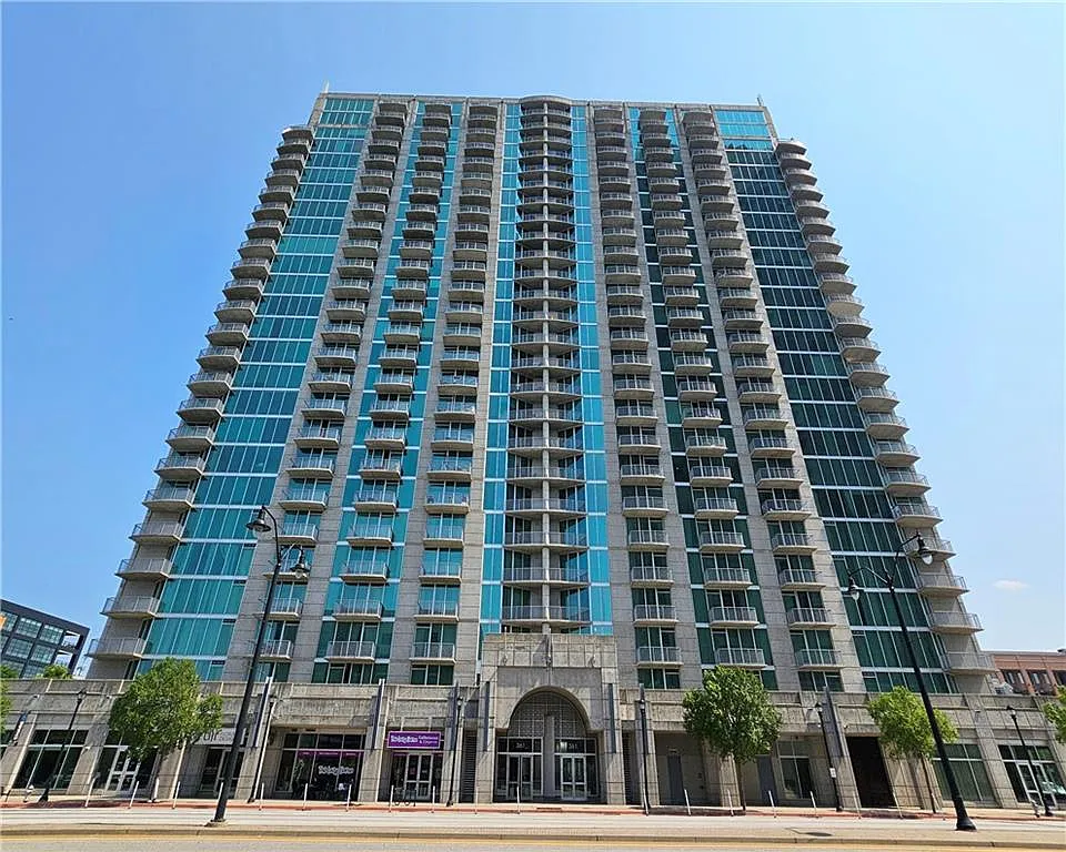 1 bed, 1.0 bath, 811 sqft, $1,875 — Photo 1