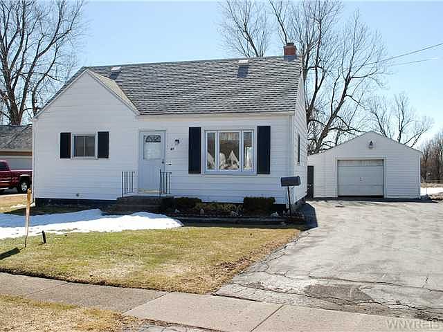 1st image of 87 Marilyn Dr