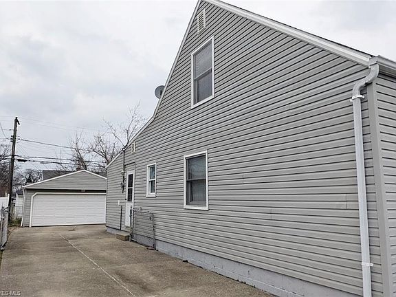 4th image of 27001 Farringdon Ave