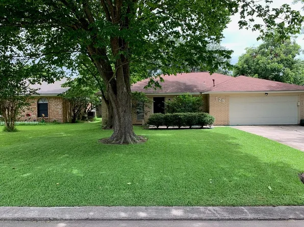 129 La Laja Dr, Angleton, TX 77515