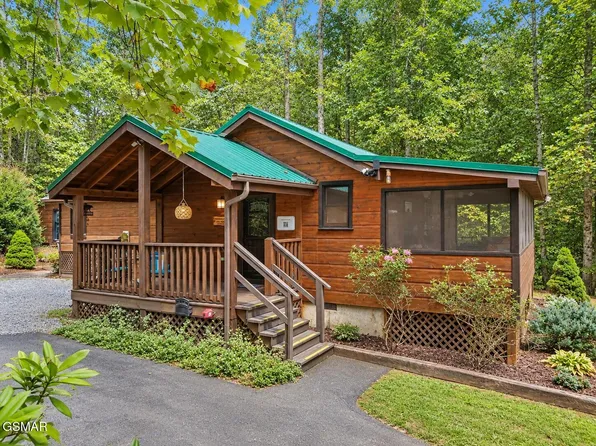 2364 Misty Ln, Sevierville, TN 37876