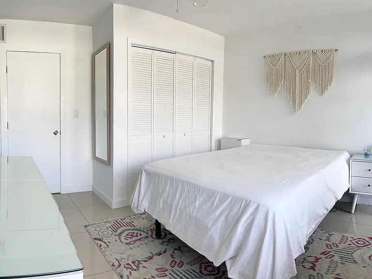 910 Jefferson Ave #4E — Photo 8