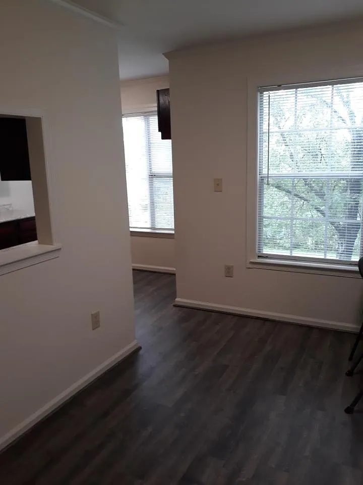 400 Windsor Ridge Ct — Photo 4