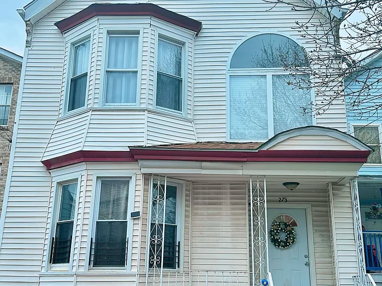 Littleton Ave — Photo 21
