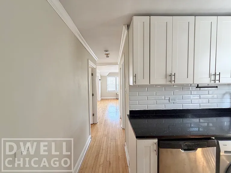 731-33 Elm St #302 — Photo 2