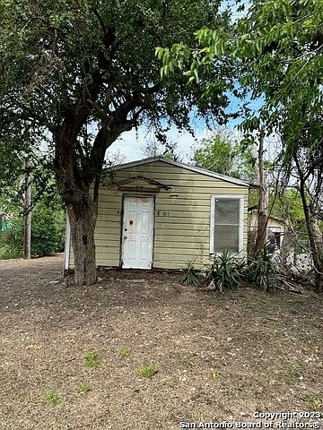 1st image of 1110 Mendoza St