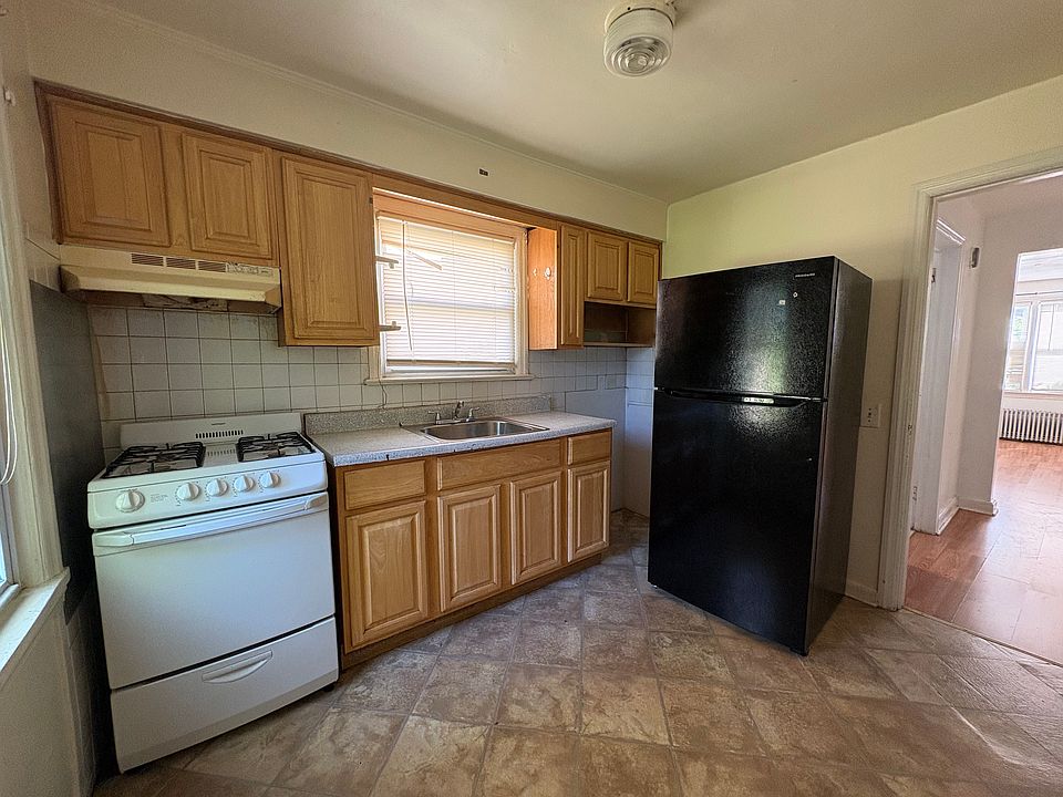 1st image of 1115 Sheridan Ave APT D