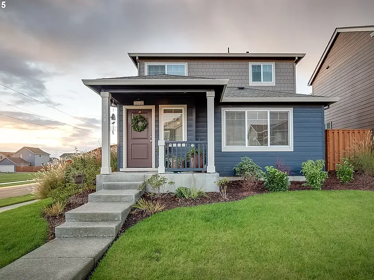 2400 NW Sunny Ln — Photo 2